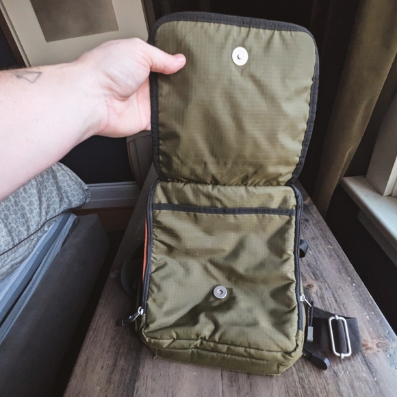 Derek Alexander Top Zip Olive Shoulder Bag. Great for travel and hiking! - Picture 8 of 14